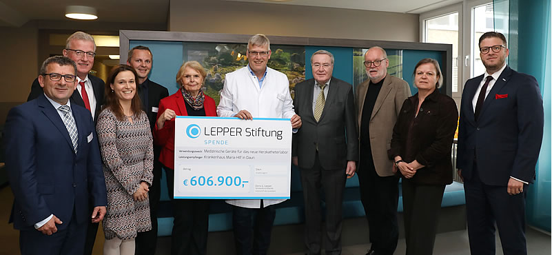 Spendenübergabe der LEPPER Stiftung